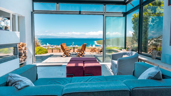 Bodrum Merkez'de Kiralık Deniz Manzaralı Villa